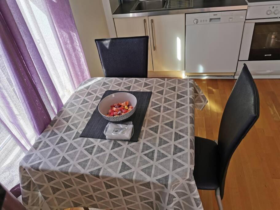 Nice 1-Bedroom Apartment In Heart Of The City Stavanger Kültér fotó