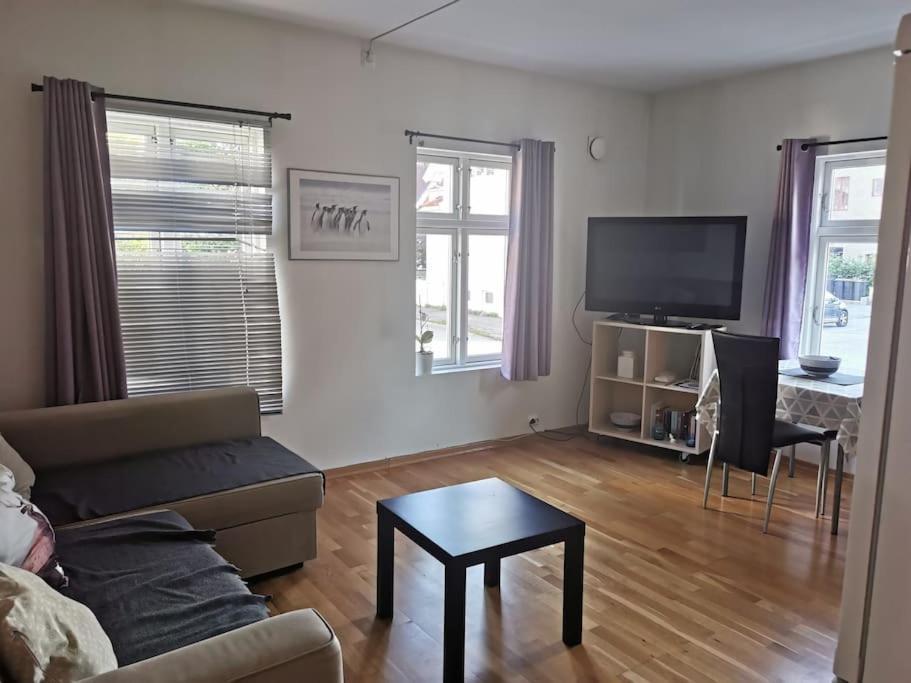 Nice 1-Bedroom Apartment In Heart Of The City Stavanger Kültér fotó