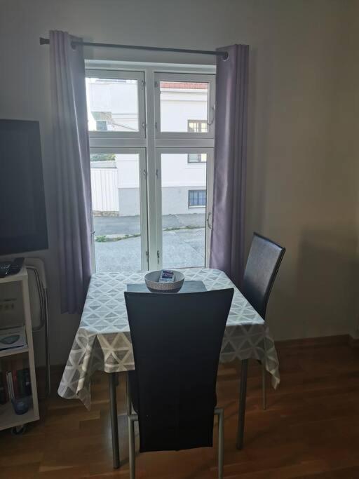 Nice 1-Bedroom Apartment In Heart Of The City Stavanger Kültér fotó