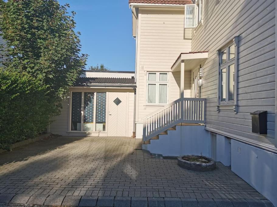 Nice 1-Bedroom Apartment In Heart Of The City Stavanger Kültér fotó